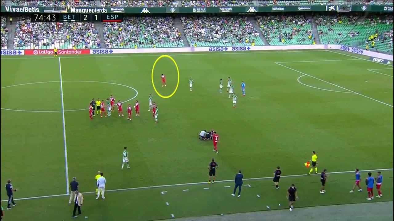 形影单只！感觉武磊还是没融入球队（武磊变强了）