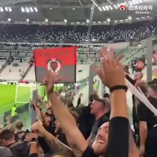 米兰球迷向尤文球迷喊：你们要回意乙了（米兰尤文视频）