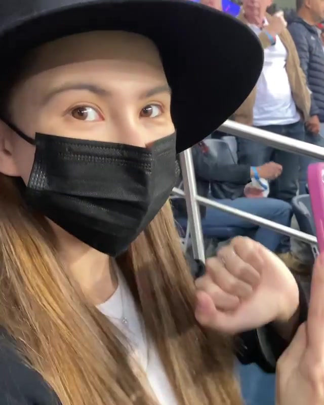 王子公园赛前播放《Mojito》周杰伦携娇妻观战大巴黎比赛（周杰伦 王子公园）