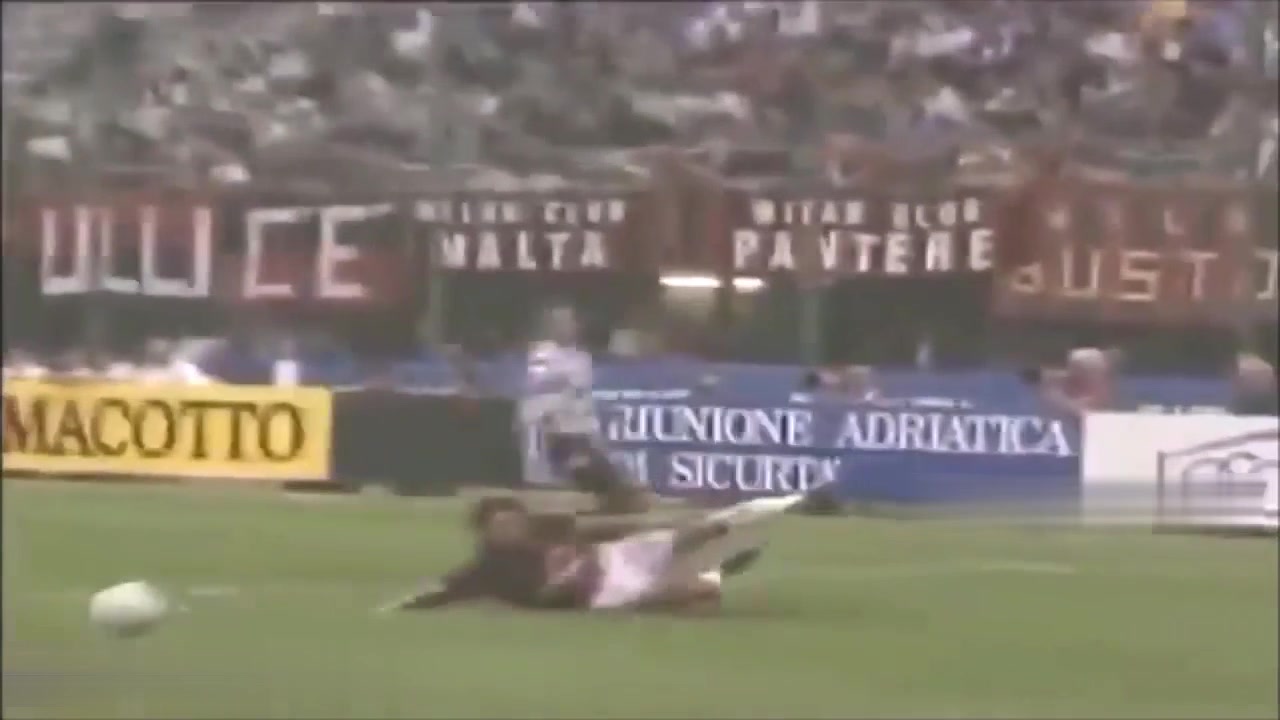 米兰史上最强防守王 塔索蒂+巴雷西+科斯塔库塔+马尔蒂尼（马尔蒂尼,科斯塔库塔,巴雷西,塔索蒂）