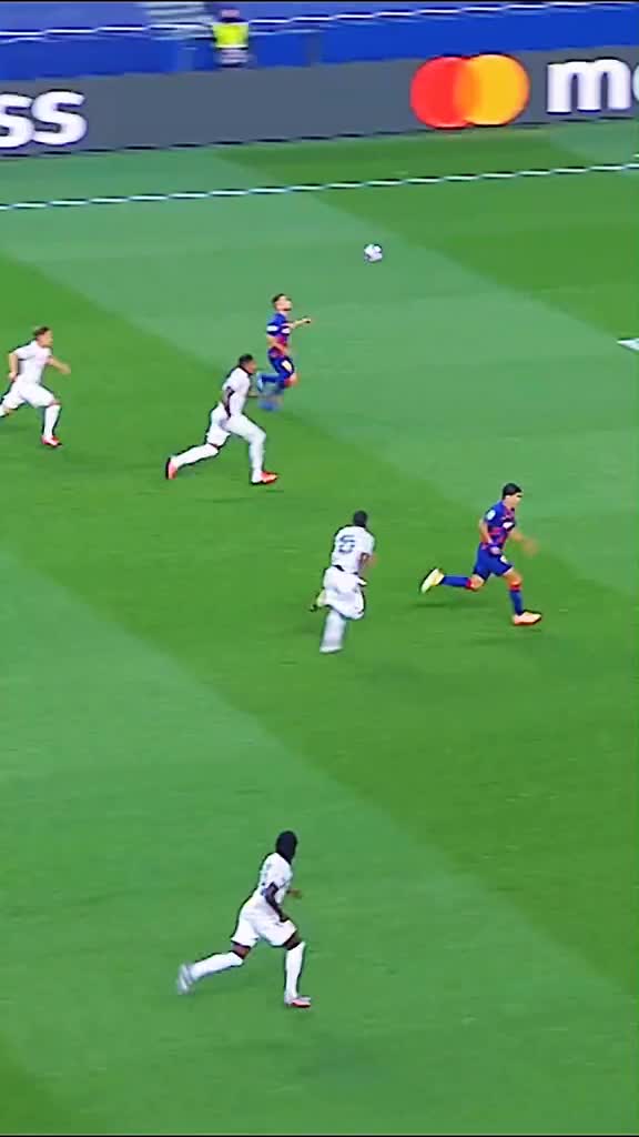 今晚巴萨vs拜仁的欧冠赛前，再来回顾一下两队上一次较量吧（今晚巴萨对拜仁）