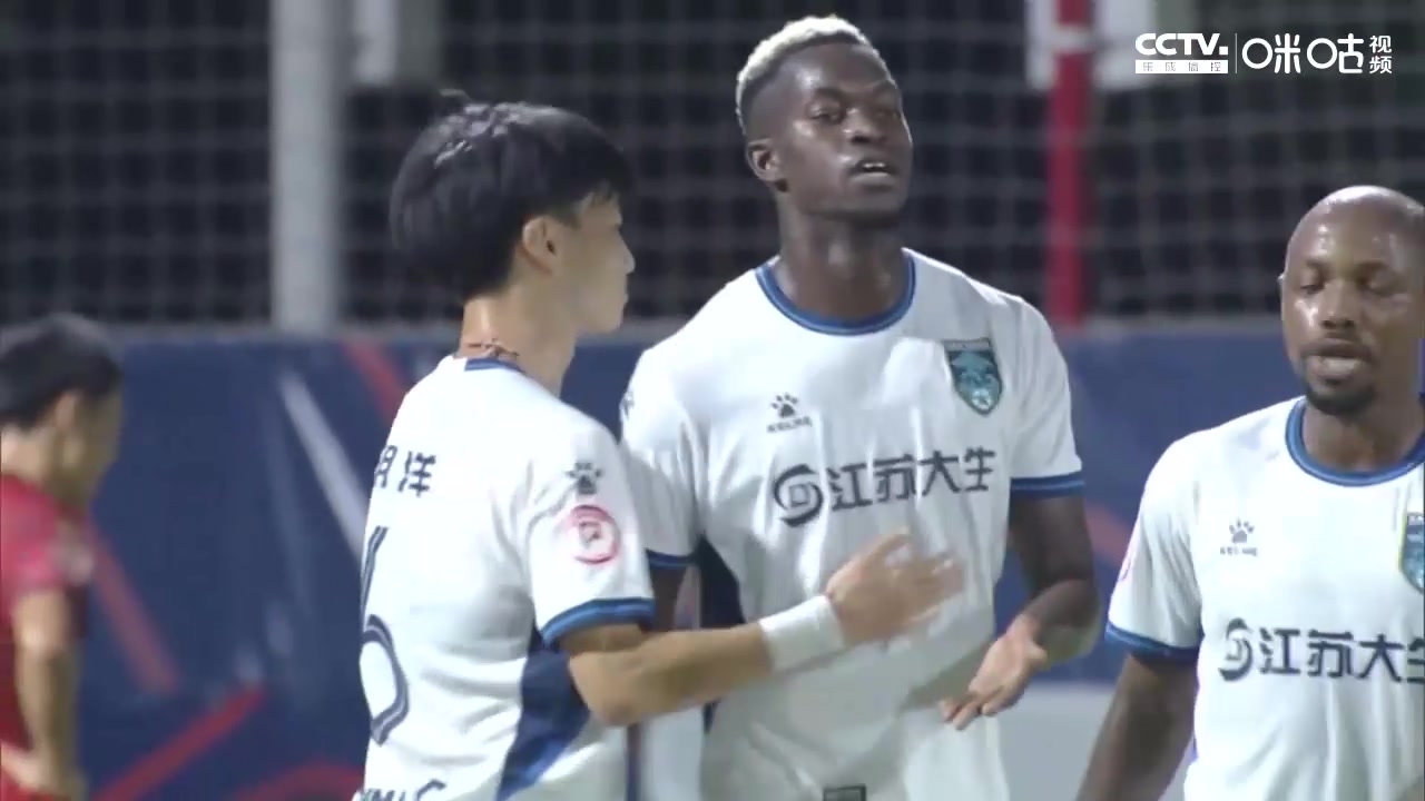 中甲-雷文杰双响科雷亚传射 南通支云5-0淄博蹴鞠结束联赛两连败