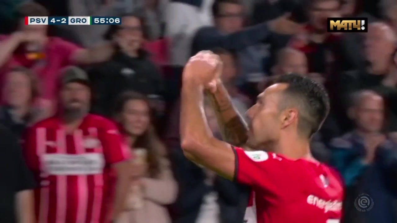 扎哈维再荷甲破门 助埃因霍温5-2大胜（扎哈维转会埃因霍温年薪）