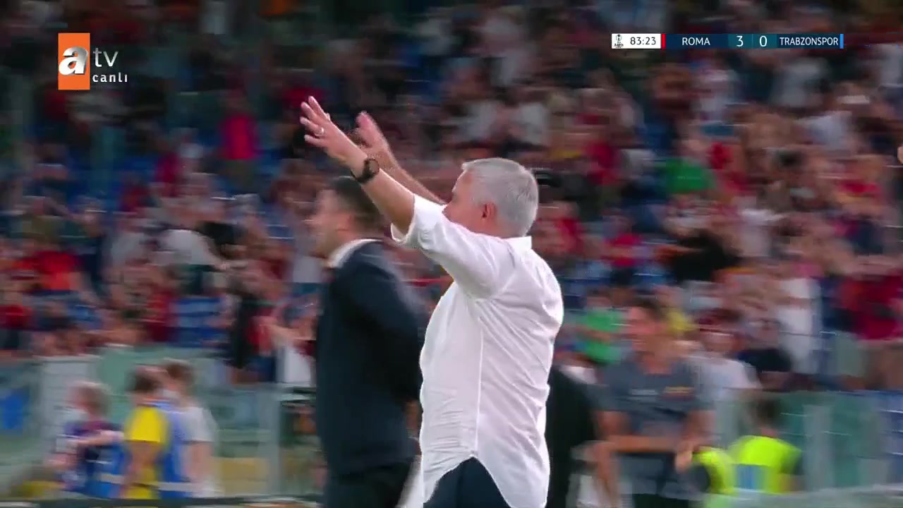 沙拉维禁区灵性晃动破门 穆里尼奥振臂庆祝（沙拉维离队）