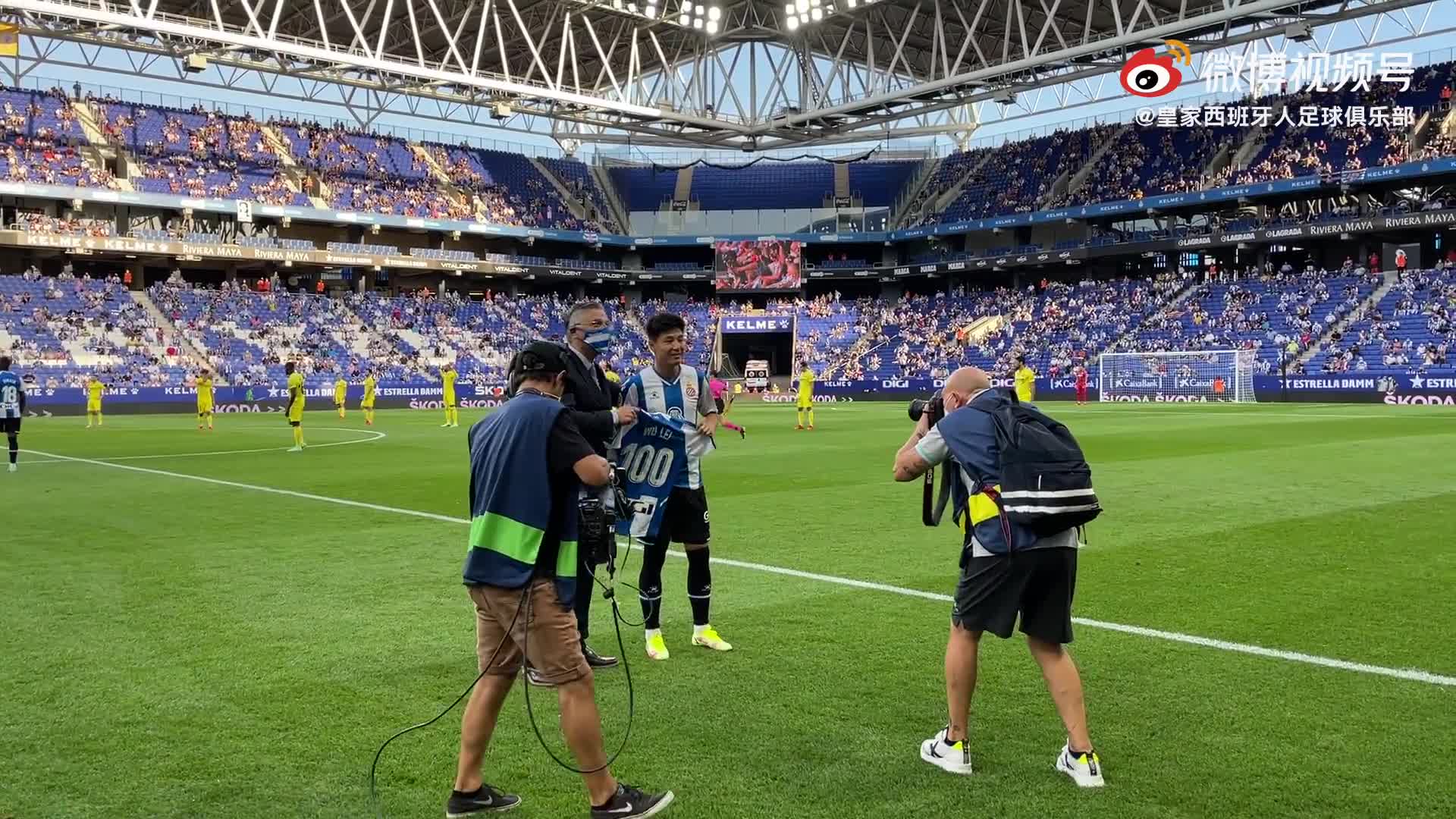 里程碑！西班牙人向武磊赠送100场纪念球衣（西班牙人官方祝福武磊百场里程碑）