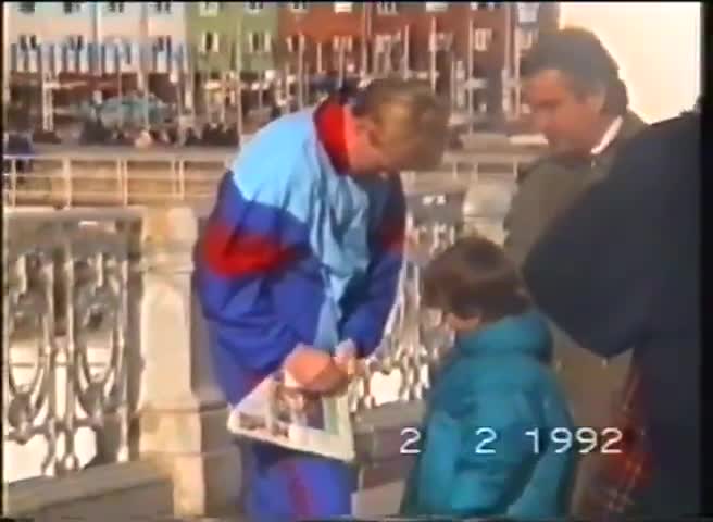 皮克30年前索要科曼的签名并一起合影（皮克和科曼）