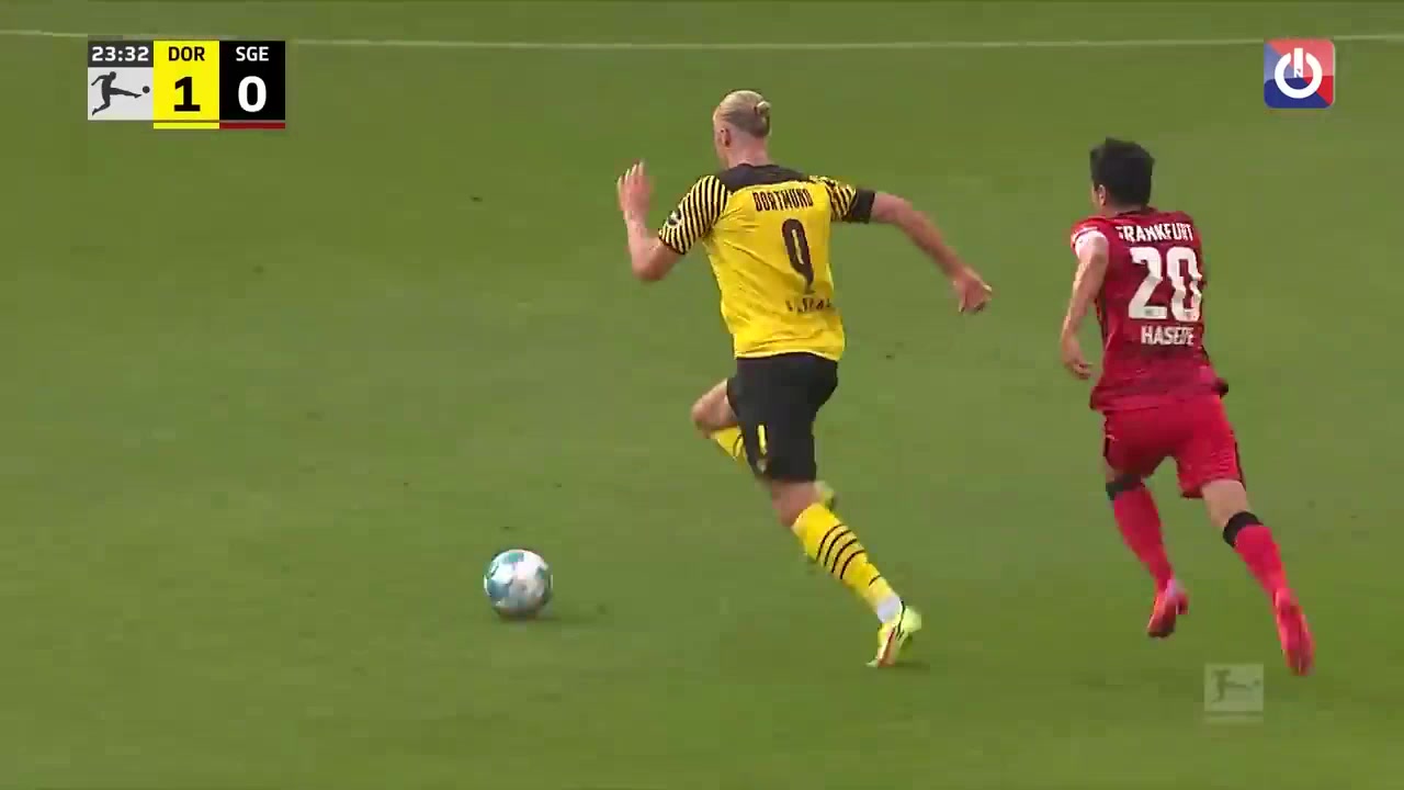 这身体素质！长谷部诚铲不翻哈兰德（长谷部诚 德甲）