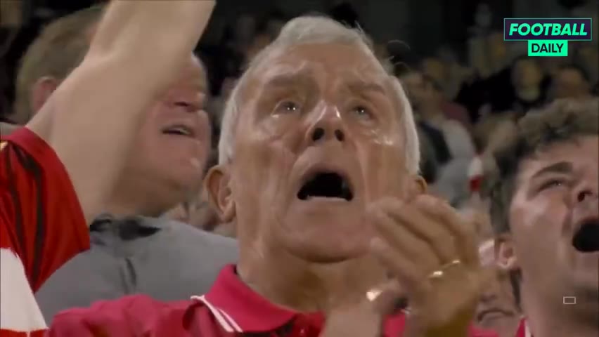 见证主队英超首秀取胜！布伦特福德老球迷看台上泪目（布伦特福德升入英超）