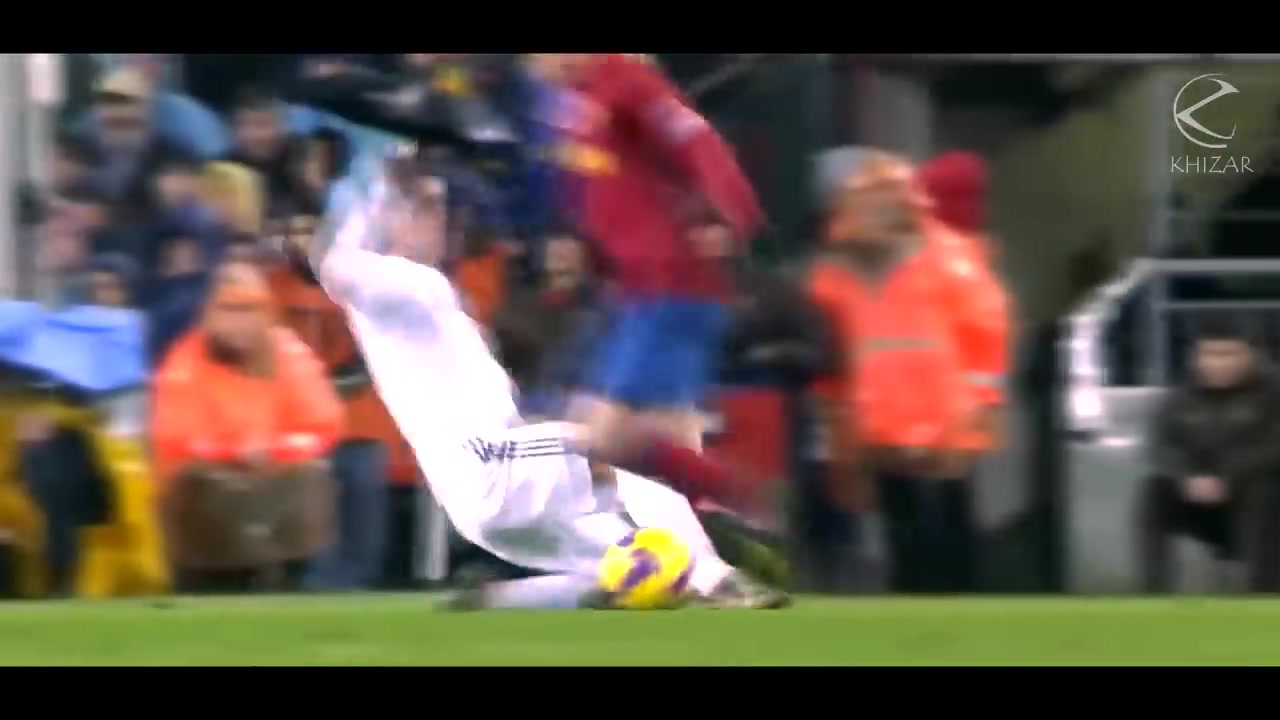 从死敌到队友？拉莫斯vs梅西残暴时刻（从死敌到队友?拉莫斯vs梅西残暴时刻）