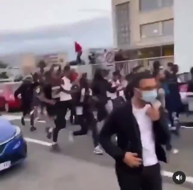 等不急了！看看疯狂的巴黎球迷（疯狂的巴黎环路 纪录片）