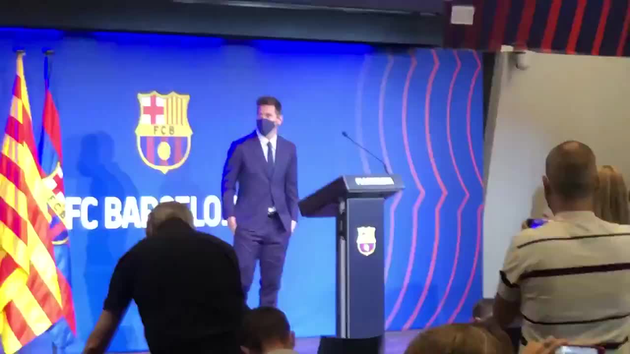 发布会结束后全场再次为梅西鼓掌致敬（发布会结束后全场再次为梅西鼓掌致敬）