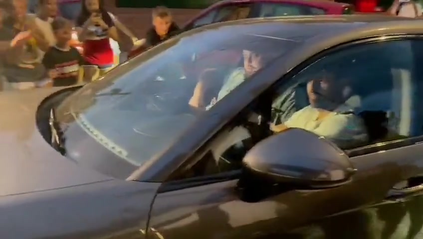 阿圭罗，皮克，布斯克茨和阿尔巴昨晚在梅西家中吃饭