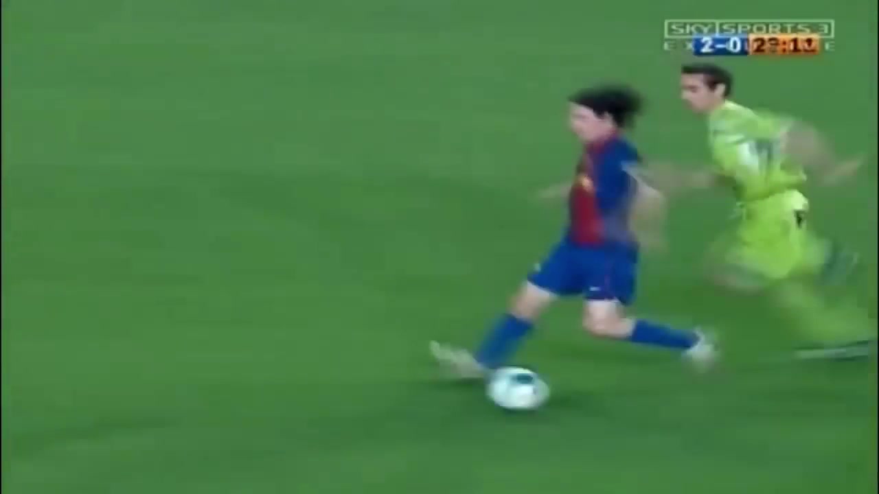 如入无人之境！回顾19岁梅西中场一条龙连过5人破门（梅西 中场）