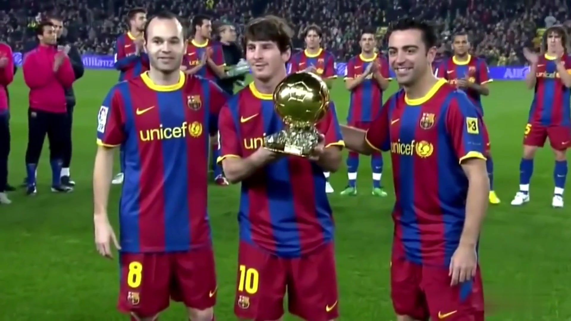 一代人的青春！梅西诺坎普6次展示金球奖（梅西在诺坎普展示金球奖）