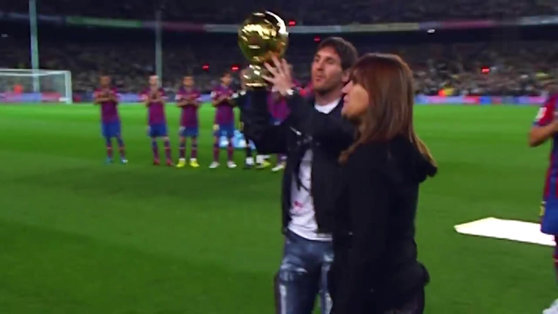 青春！回顾09年梅西荣获第一座金球奖（梅西2009金球奖）