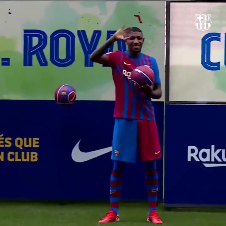 正式加盟！埃莫森亮相诺坎普（埃莫森球员）