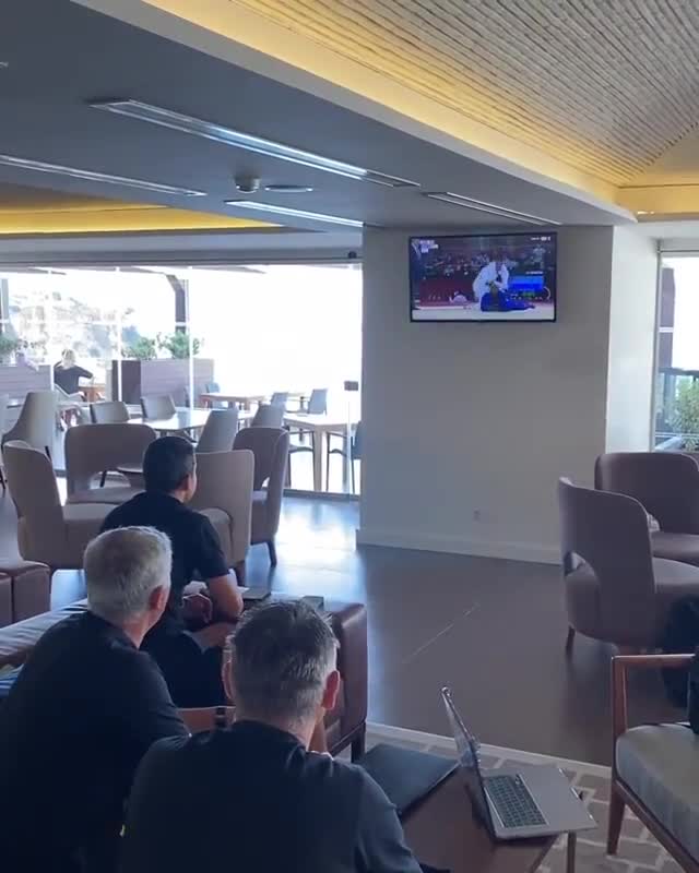 葡萄牙柔道选手获胜后穆帅振臂高呼庆祝（葡萄牙柔道 奥运会）