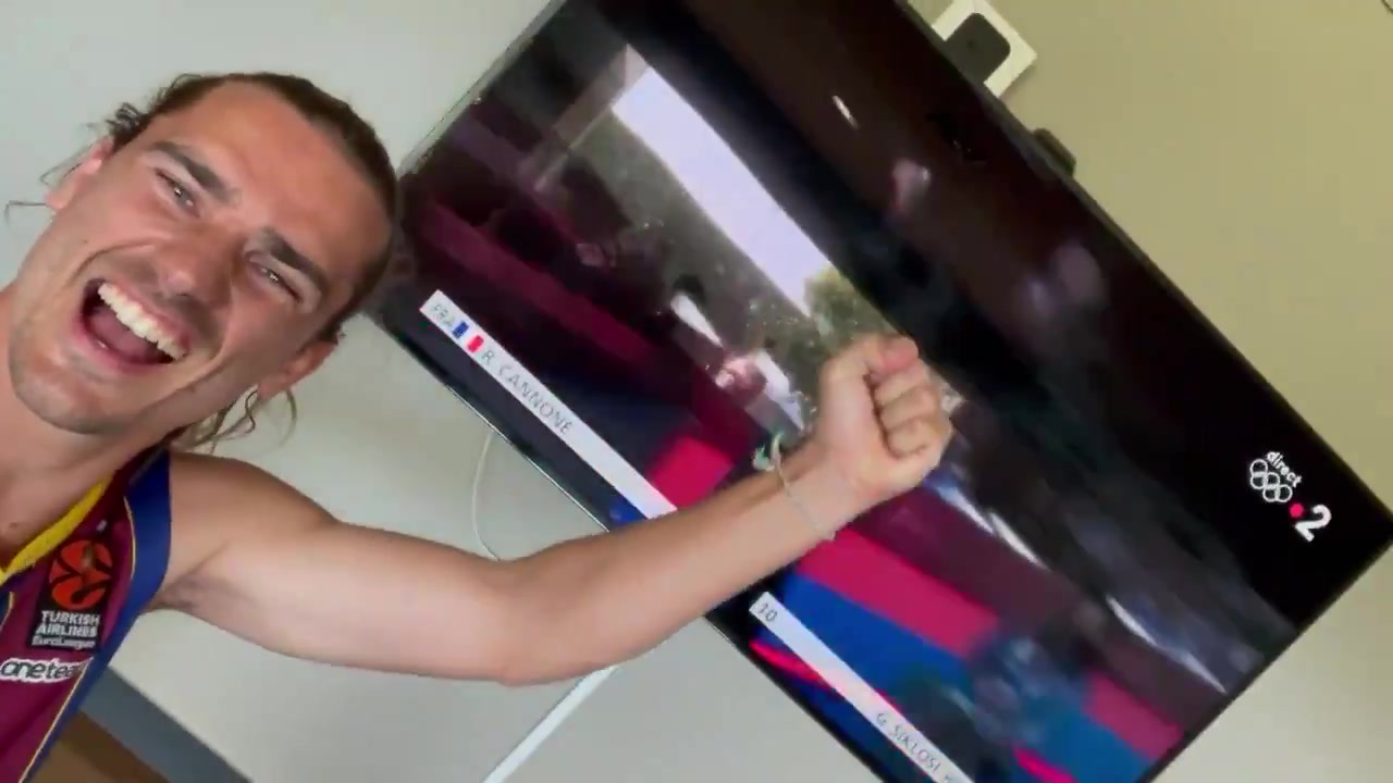 法国获得击剑金牌后格列兹曼激动欢呼（法国获得击剑金牌后格列兹曼激动欢呼了）