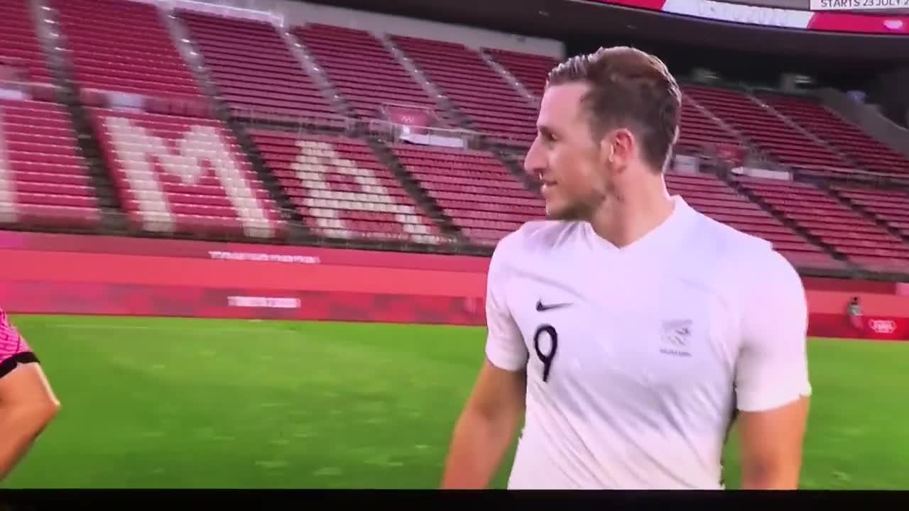 输不起？韩国球员赛后拒绝握手（输不起?韩国球员赛后拒绝握手视频）