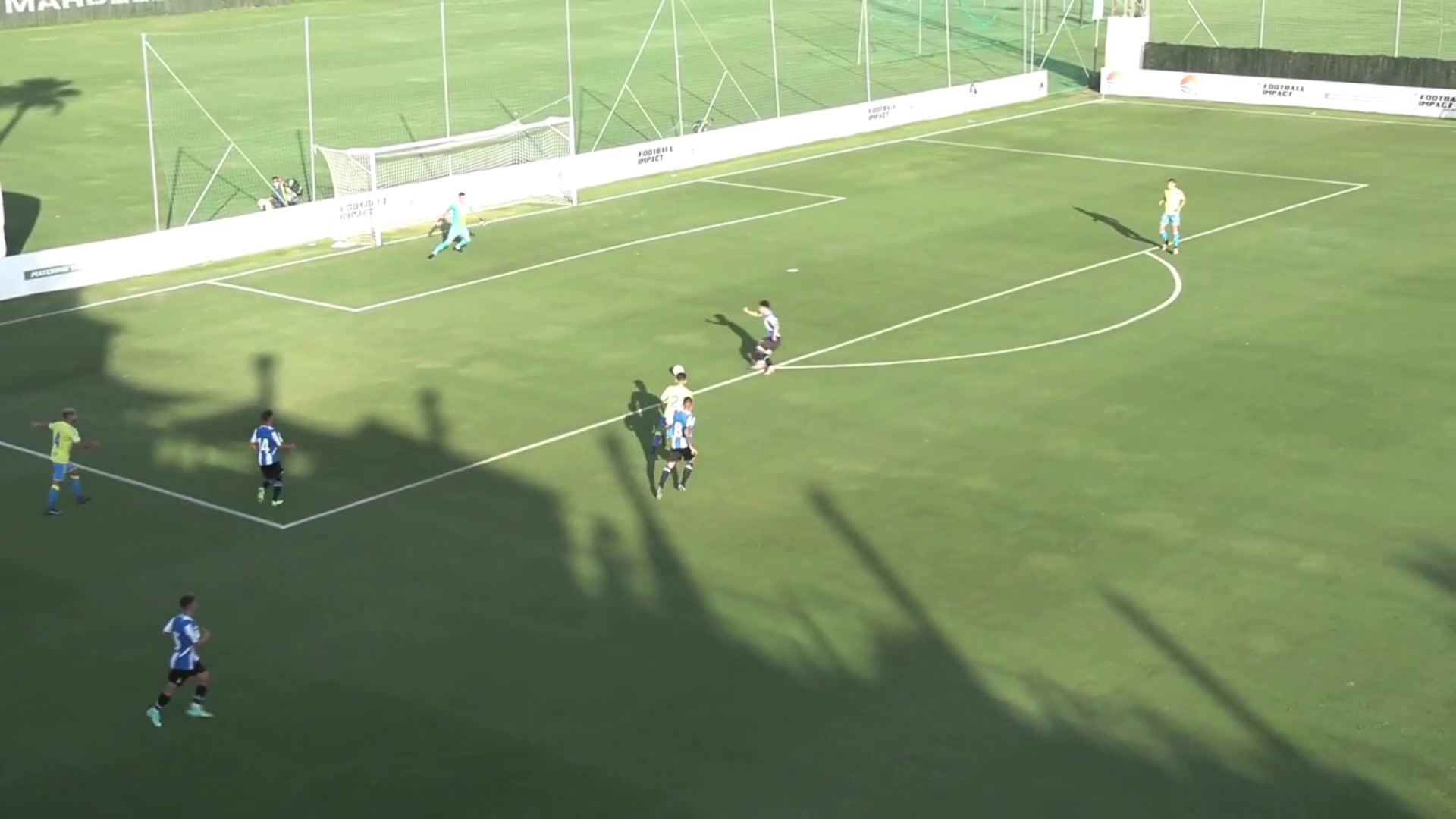 脚风不顺！武磊热身赛两次错失单刀良机（武磊 热身赛）