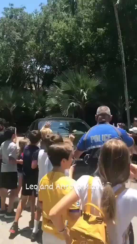 这就是梅西和安东内拉抵达迈阿密家时的情况（这就是梅西和安东内拉抵达迈阿密家时的情况吗）