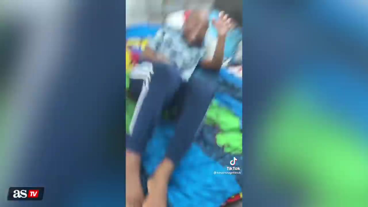 看看自己的儿子！当父亲得知梅西的薪水后的反应（梅西儿子看比赛）