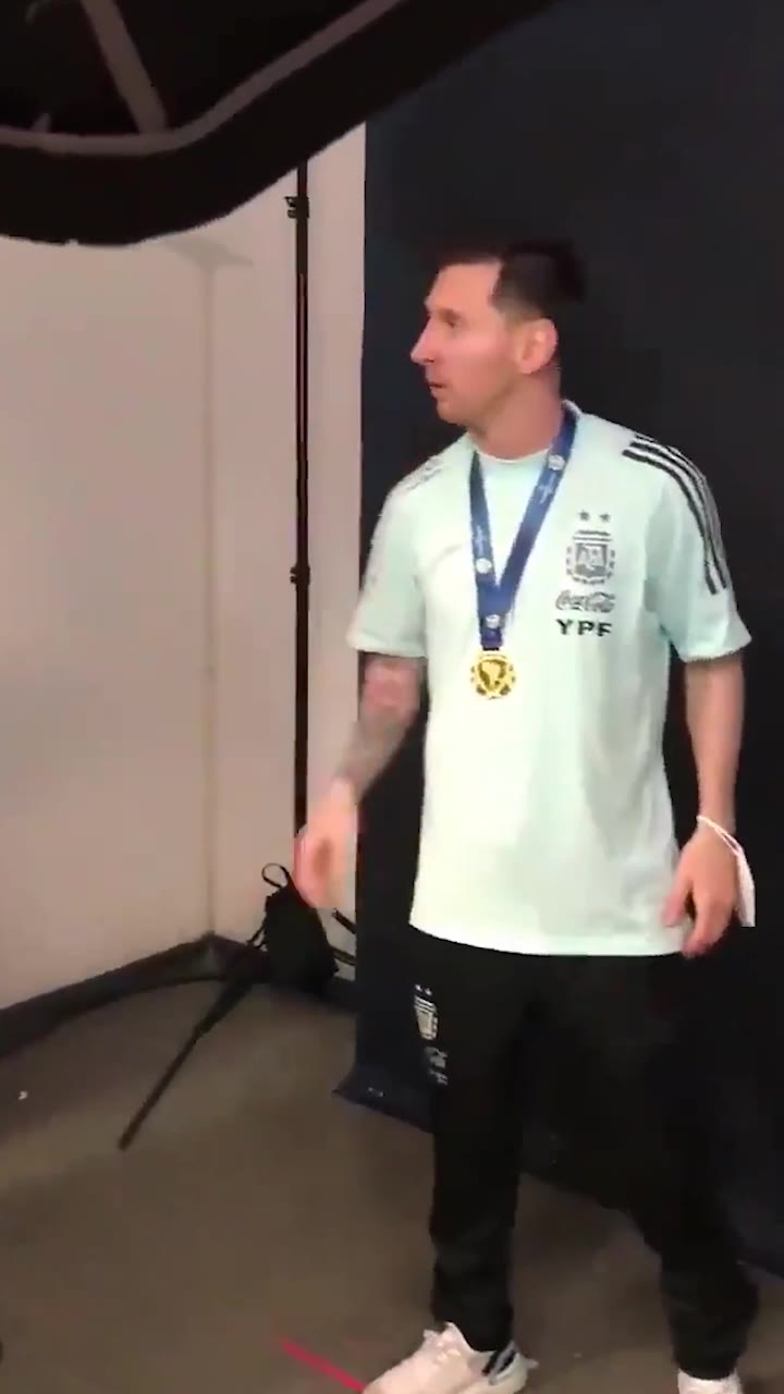 无处安放！梅西拍摄夺冠定妆照花絮（梅西 定妆照）