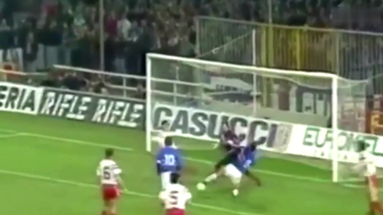 锋线杀手！意大利传奇球星维亚利精彩进球（意大利球员维亚利）