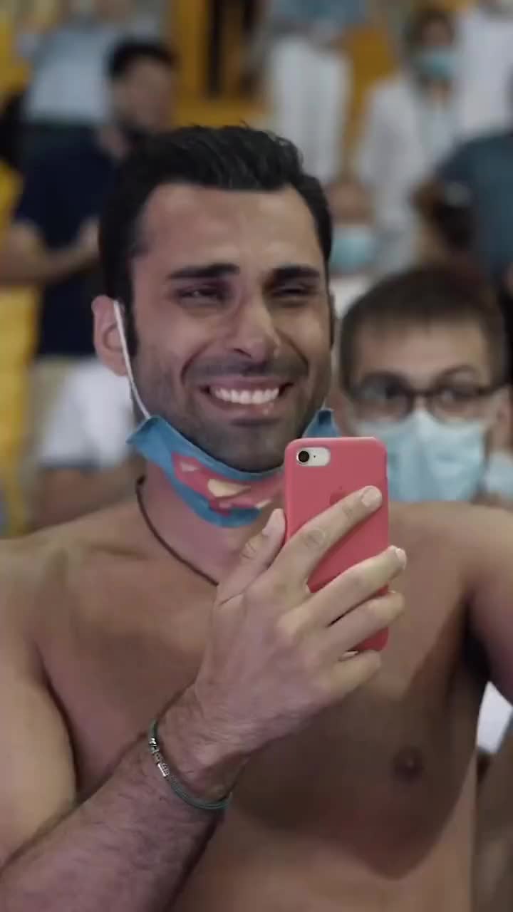 布冯回归帕尔马，球迷们热泪盈眶（布冯回归帕尔马,球迷们热泪盈眶了）