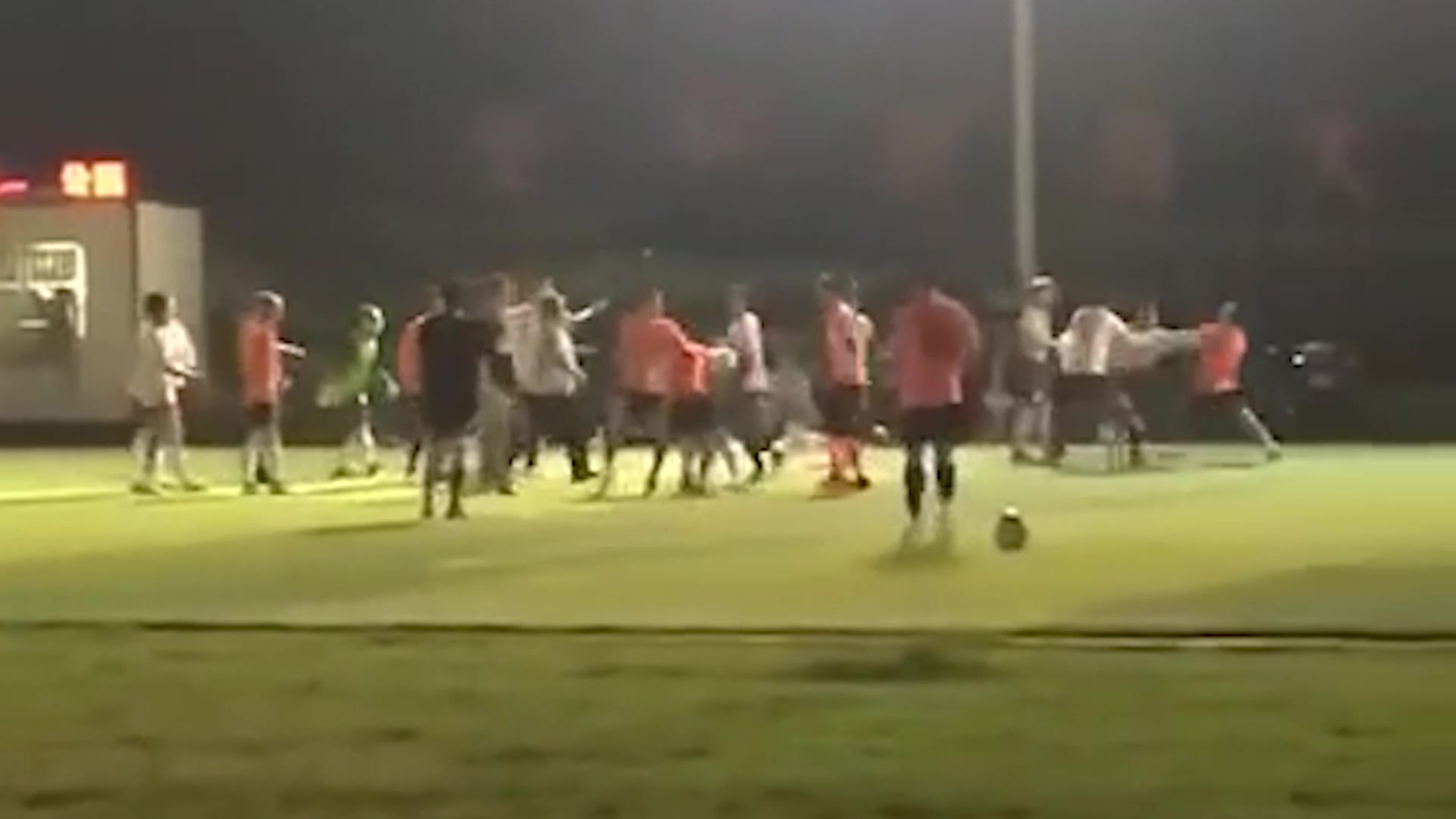 群殴+背摔！湖南业余球场暴力冲突（湖南球场案）