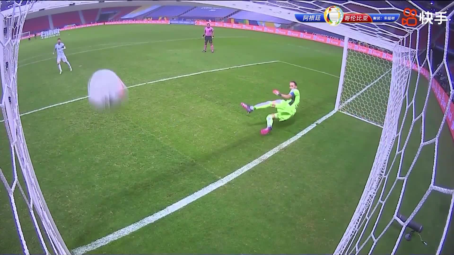 梅西点球大战精彩破门打坏摄像机