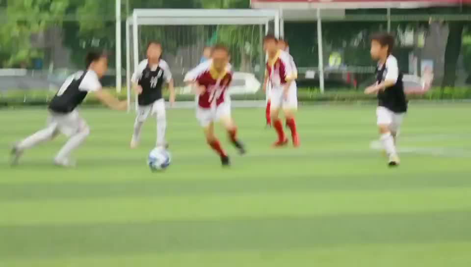 成都7岁足球少年梦想帮国足拿世界冠军（7岁成都娃娃想帮国足拿世界冠军）