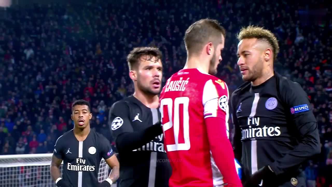 过人被侵犯！内马尔愤怒与对手“武力”对决时刻（内马尔激烈对抗）