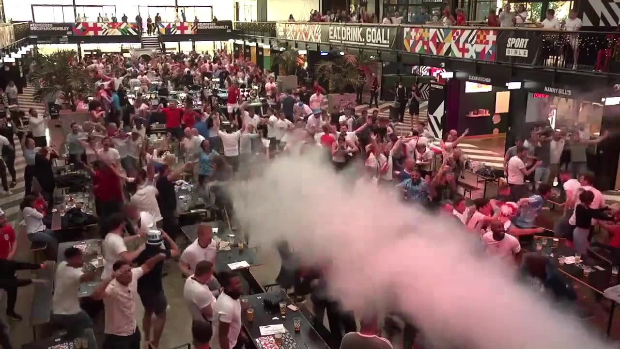 凯恩闪电开局破门 英格兰球迷彻底沸腾疯狂庆祝（凯恩对战英格兰）