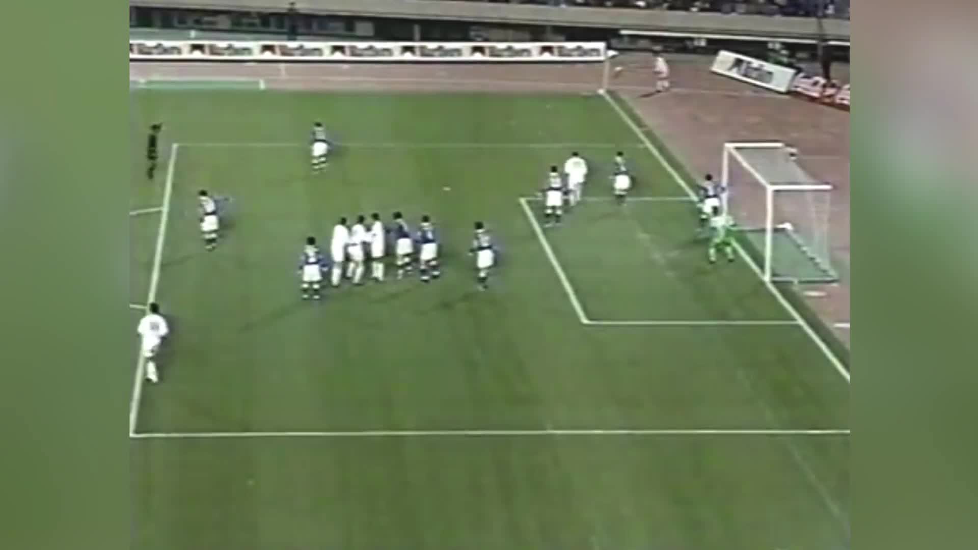 看台日本球迷都惊呆了 1998年国足2-0完胜日本（1998年国足2比0日本）