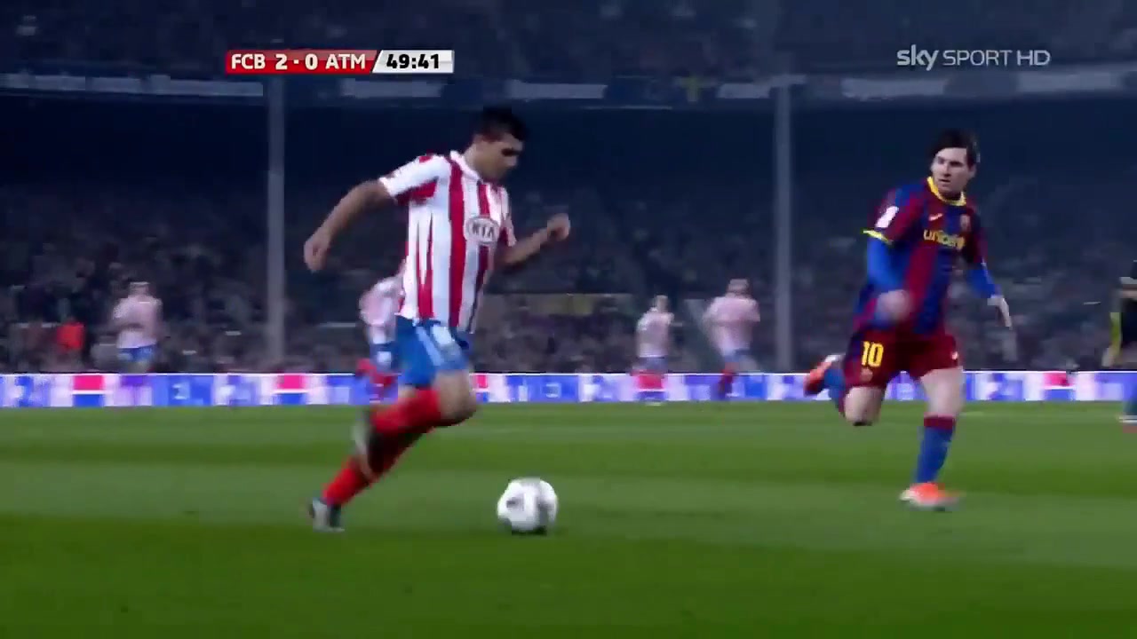 梅西是怎样防守的？断球后马上发起反击