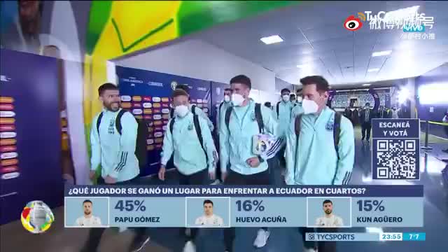 像极了出门的你！阿圭罗离开时忘带口罩（阿圭罗和谁照相）