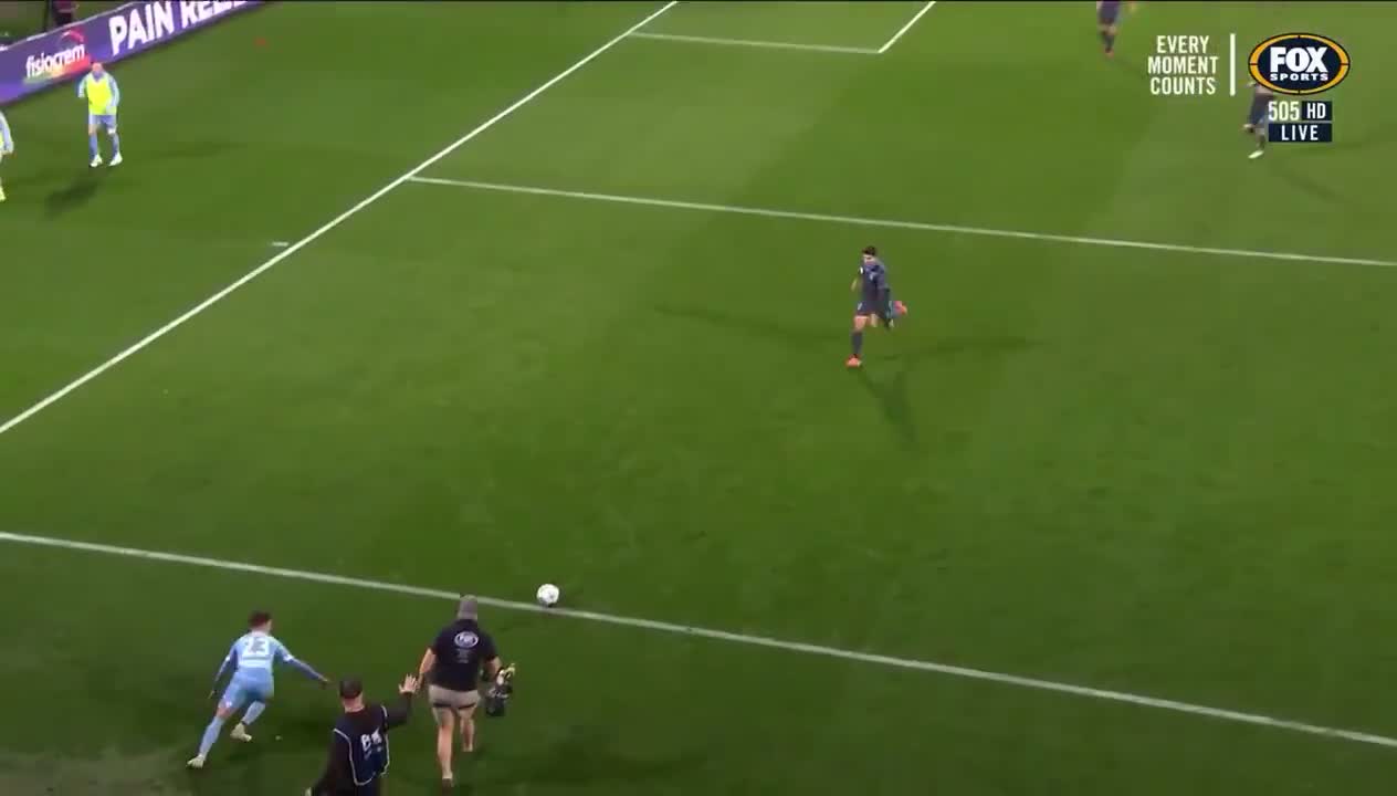 这种边线救球你是第一次见吧！（边线球是什么意思）