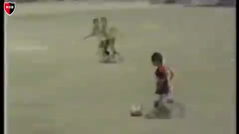 珍贵画面！纽维尔老男孩祝梅西34岁生日快乐！（梅西和纽维尔老男孩什么关系）