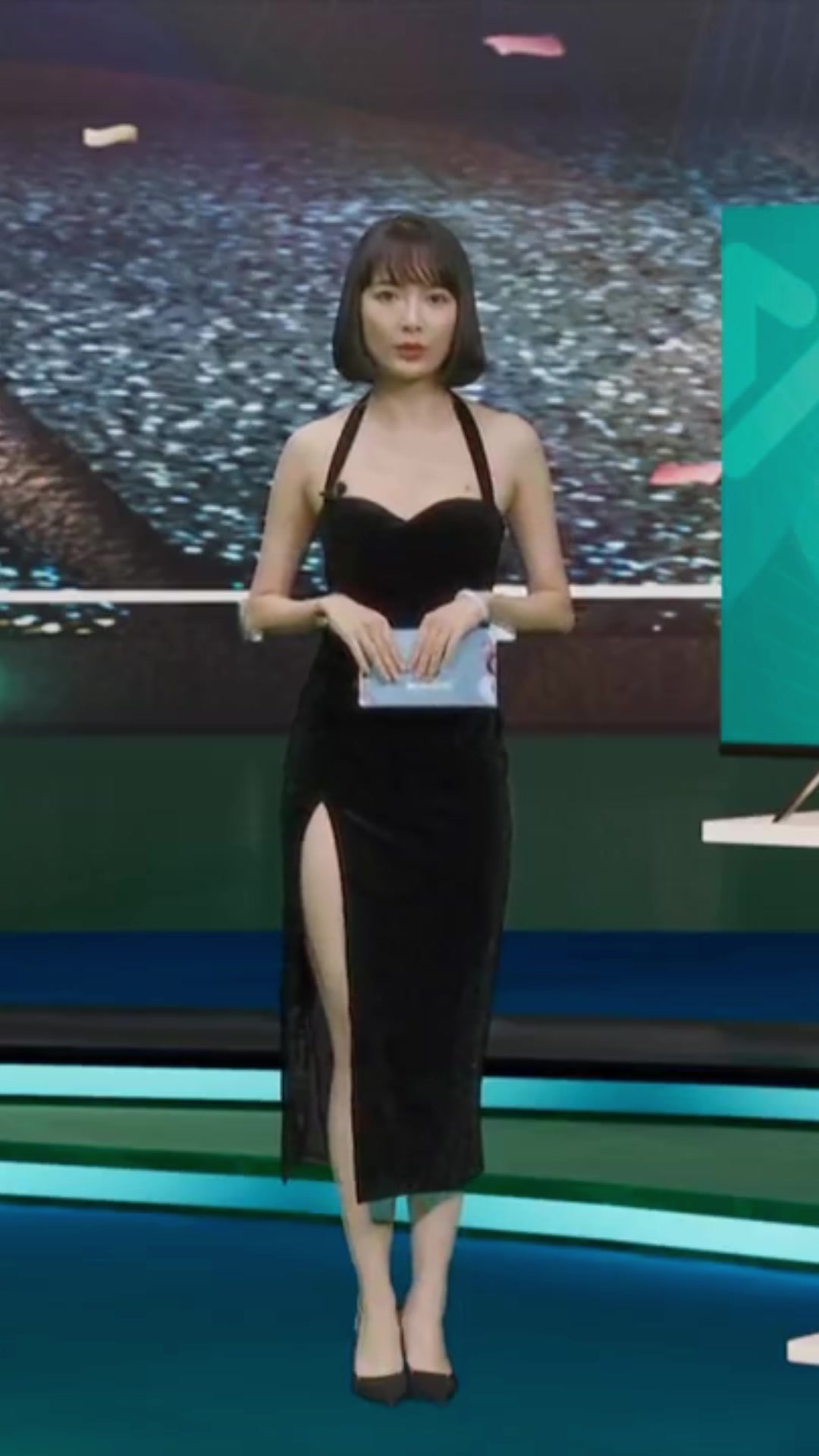 如何？美女主持人总结西班牙战平波兰（西班牙打平波兰）