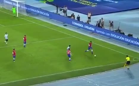 智利球员用油炸丸子招式过掉梅西（智利球王为什么说梅西）