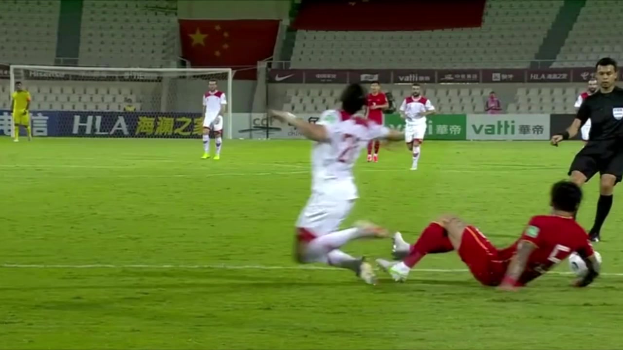 有一说一！张琳芃这个铲球非常漂亮（张琳芃球技）