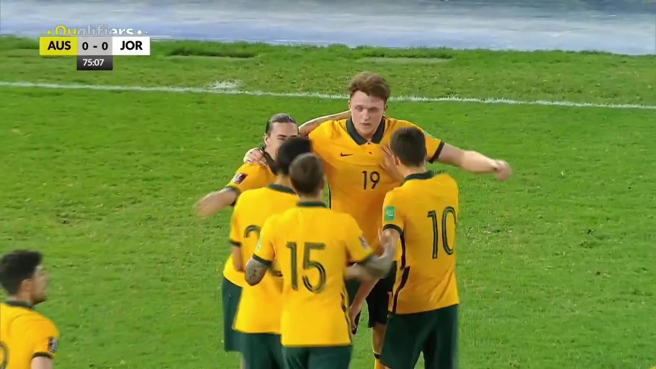 国足利好提前出线！澳大利亚破门1-0领先约旦（国足澳大利亚预测）