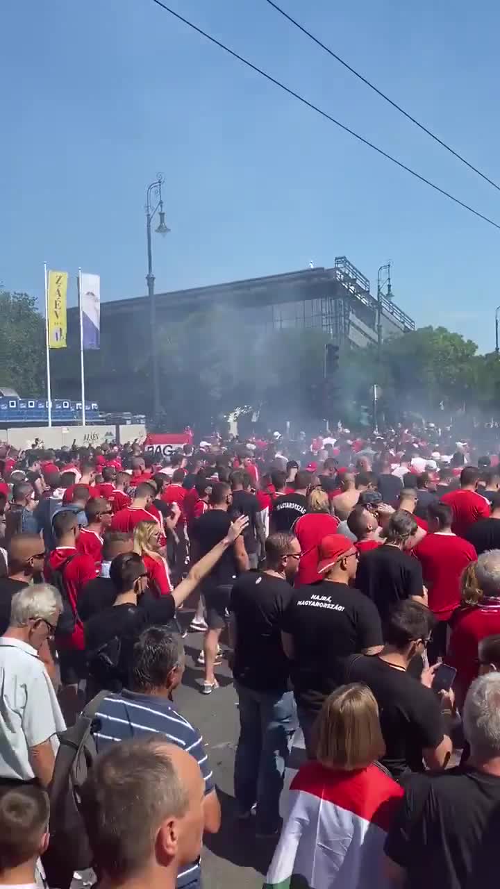 对战葡萄牙！感受一下匈牙利球迷的恐怖氛围（匈牙利葡萄牙对战记录）