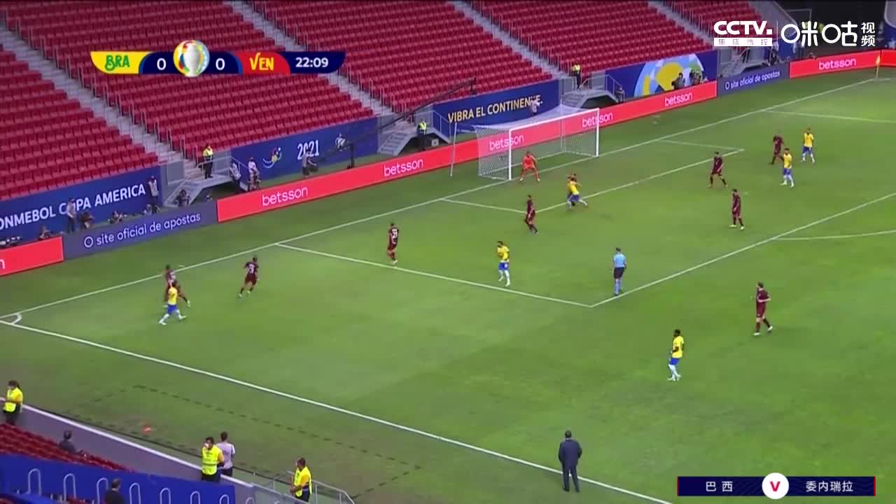 内马尔角球开出 马尔基尼奥斯乱战抢断破门（内马尔角球图片）