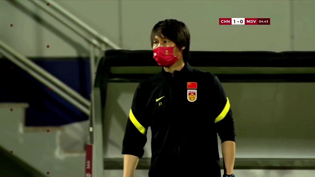 闪电开局！武磊下底传中助攻 刘彬彬凌空爆射先下一城（武磊19岁）