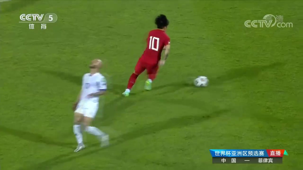 张稀哲灵活转身让菲律宾球员一脸无奈（张稀哲是几号）