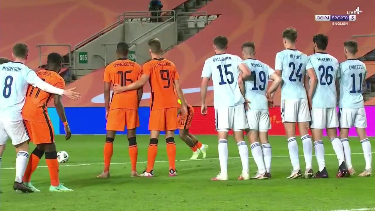 巴萨免签的强人！德佩左脚凌空斩破门+右脚任意球世界波（巴萨签下德佩）