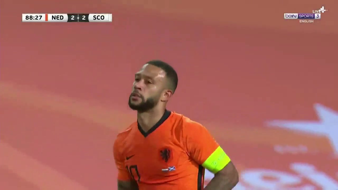 圆月弯刀!德佩任意球世界波破门 门将罚站毫无反应