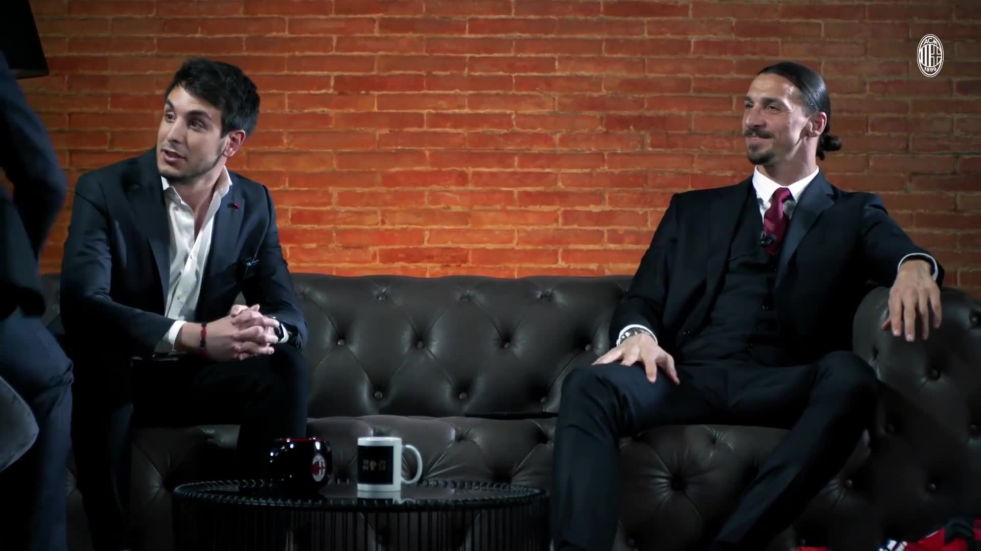 逼王！伊布：你可以模仿我的声音，但你无法模仿我英俊的脸